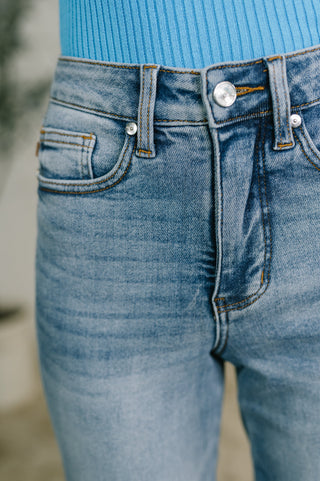 Judy Blue Carla High Waist Ankle Straight Jean in Break Through Blue