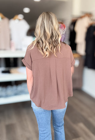 Collared Woven Short Sleeved Top in Mocha