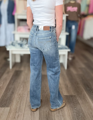 Judy Blue Mid Rise Straight Fit Jeans