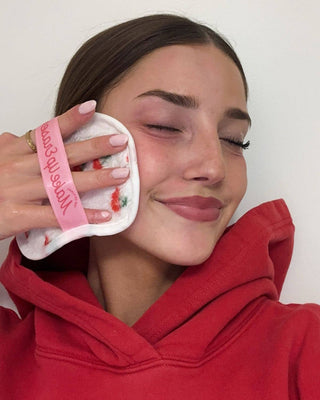 Cherry Crush 7-Day Set & Makeup Bag Gift Set